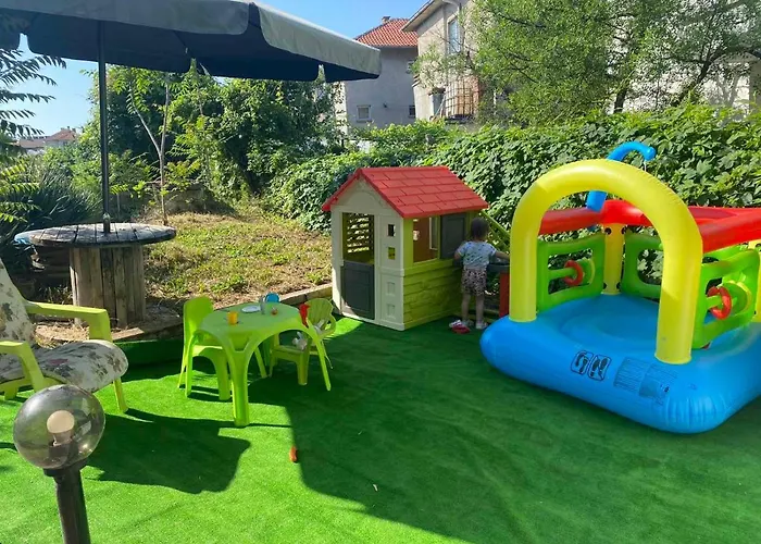 Jacky's House Pensiune *